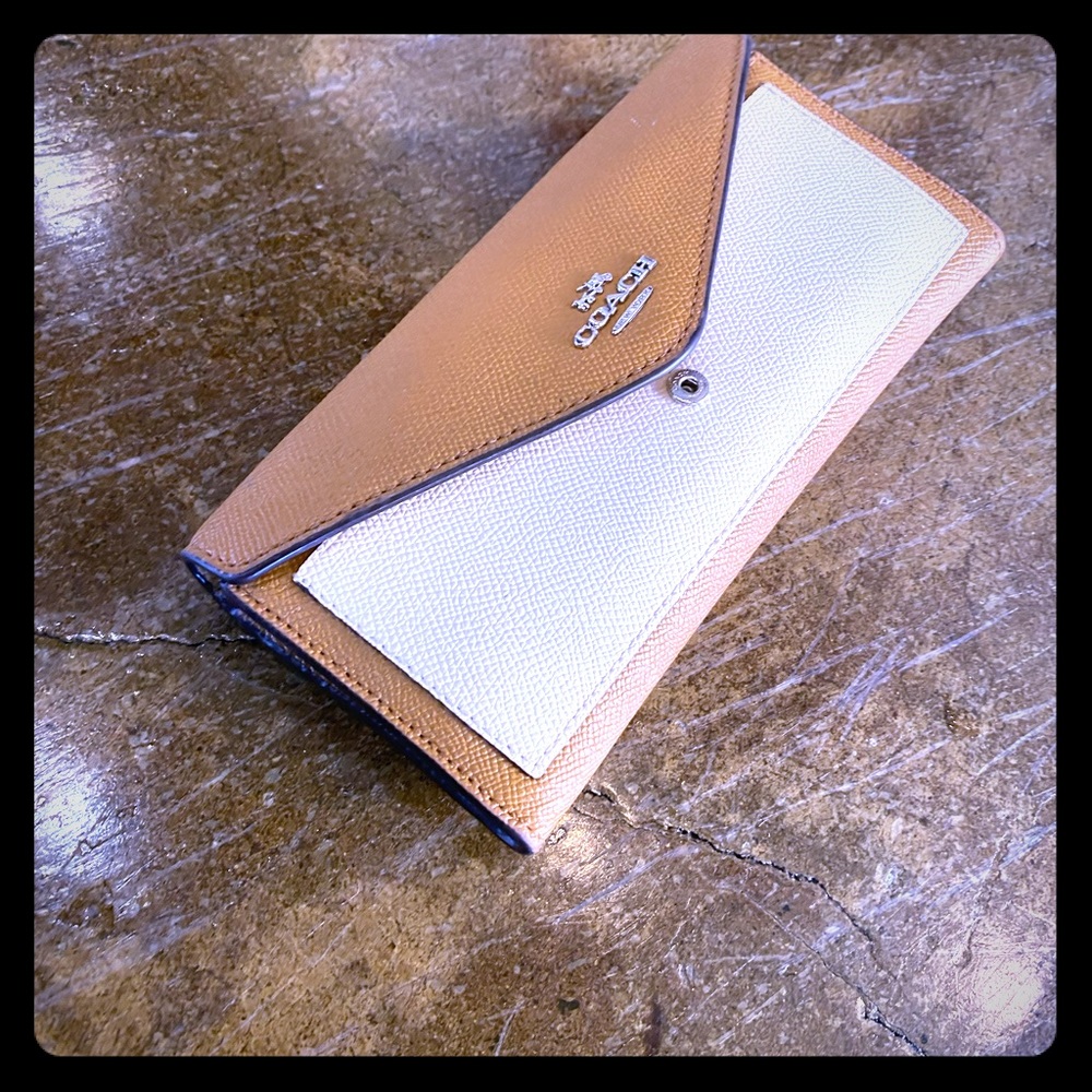 Authentic coach large wallet women’s